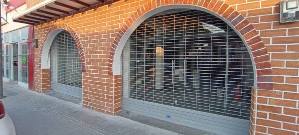 PUERTA ENROLLABLE MALLA GRILL - Image 2