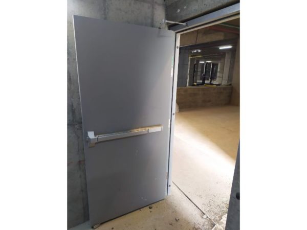 Puertas Para Salida de Emergencia UNA HOJA - Image 9