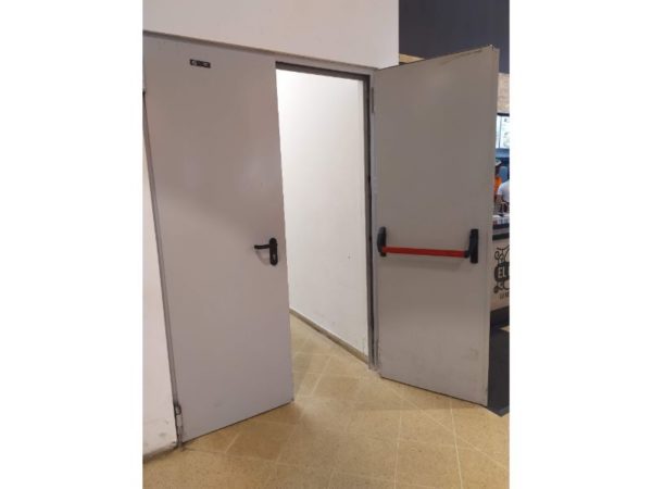 Puertas Para Salida de Emergencia UNA HOJA - Image 3