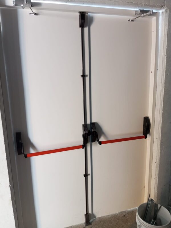 Puertas Para Salida de Emergencia DOBLE HOJA - Image 4